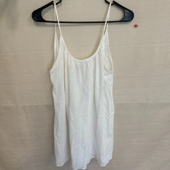 White Sleeveless Women's Top - Picture 1 of 2